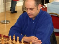 Chess Grandmaster to challenge local players