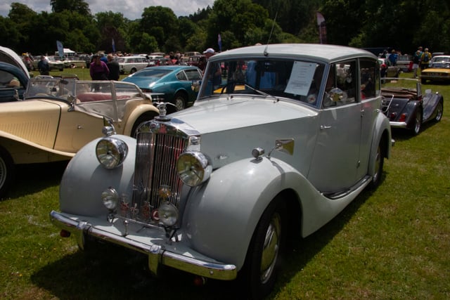 Staverton Classic Car show 