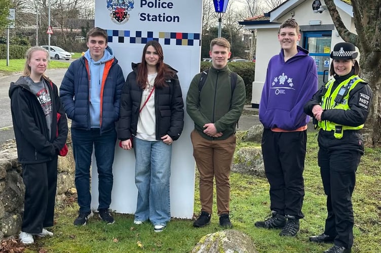 Ivybridge Police Cadets take part in vapes operation